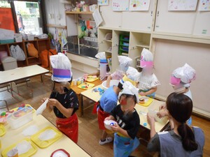 3歳児クラスお店屋さんごっこの様子