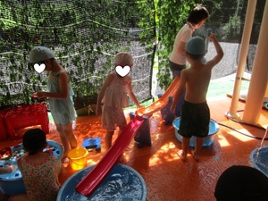 水遊びの様子です