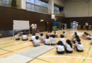 緑小 体育の授業の様子