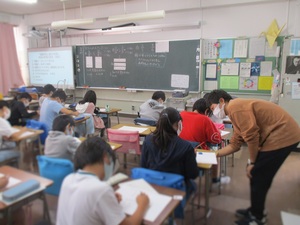 前野小 算数の授業の様子