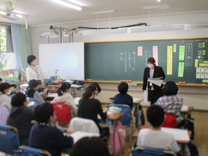 金沢小 古典の授業の様子