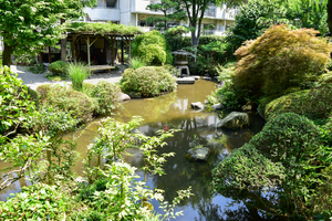 薬師の泉庭園