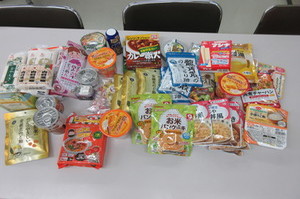 サムネイル:集まった食品