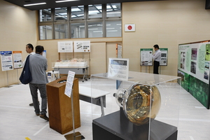 写真:宇宙線などに関する展示